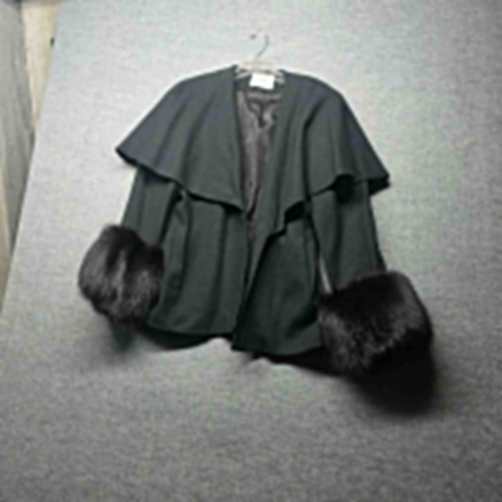 C'est Simone Vintage Black Cape Jacket Fur Cuffs Opera Formal Coat Women Size 8